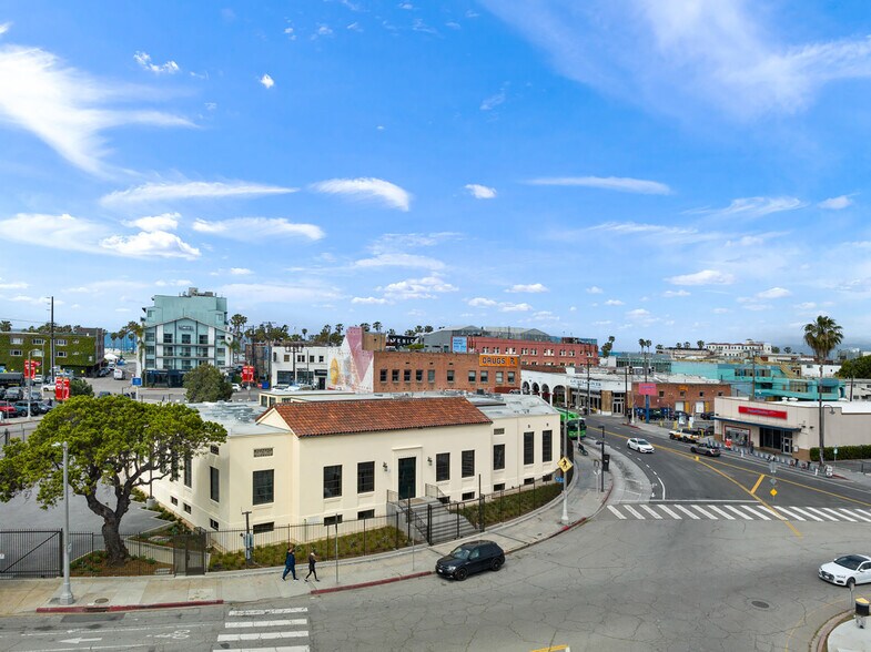 More Photos Of 1601 Main St, Venice Loft Creative Space For Sale