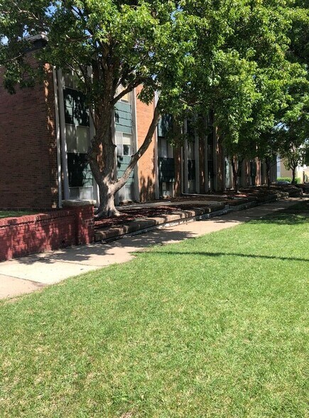 Primary Photo Of , Topeka Multifamily For Sale