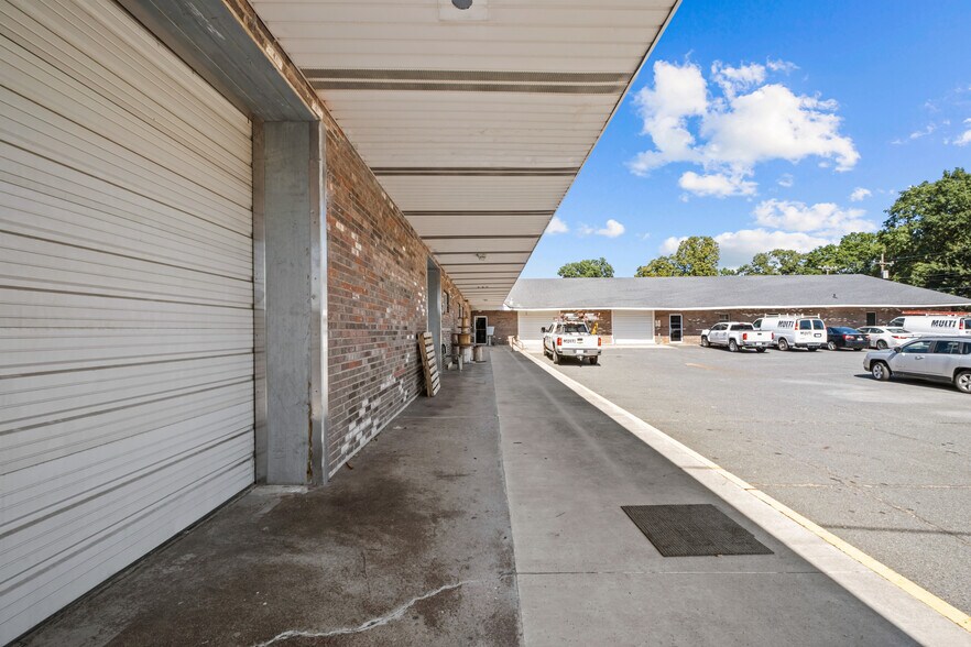 More Photos Of 700 N Cannon Blvd, Kannapolis General Retail For Sale