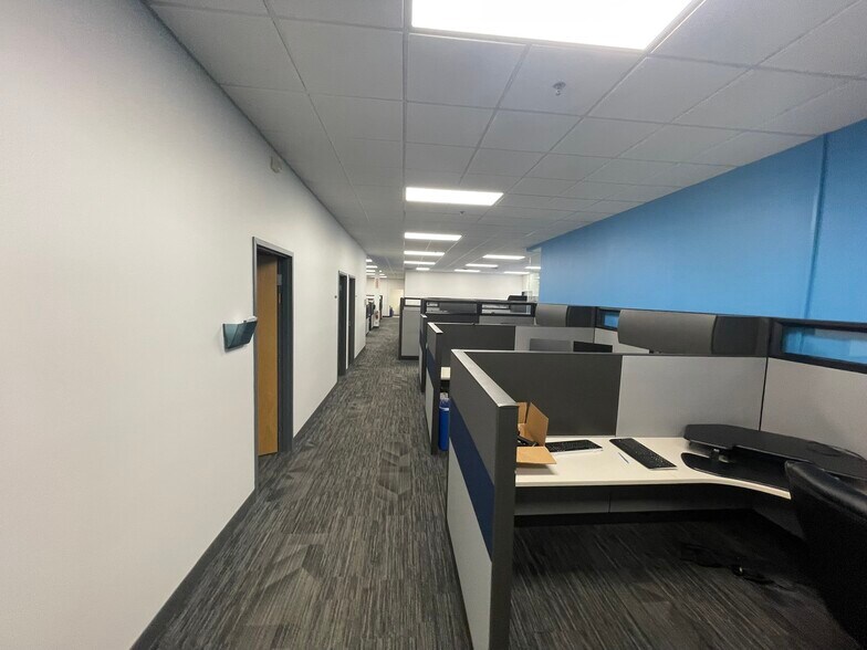 More Photos Of 1260 Red Fox Rd, Arden Hills Light Manufacturing For Lease