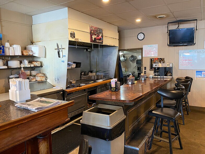 More Photos Of 116 E Grand River Rd, Laingsburg Restaurant For Sale
