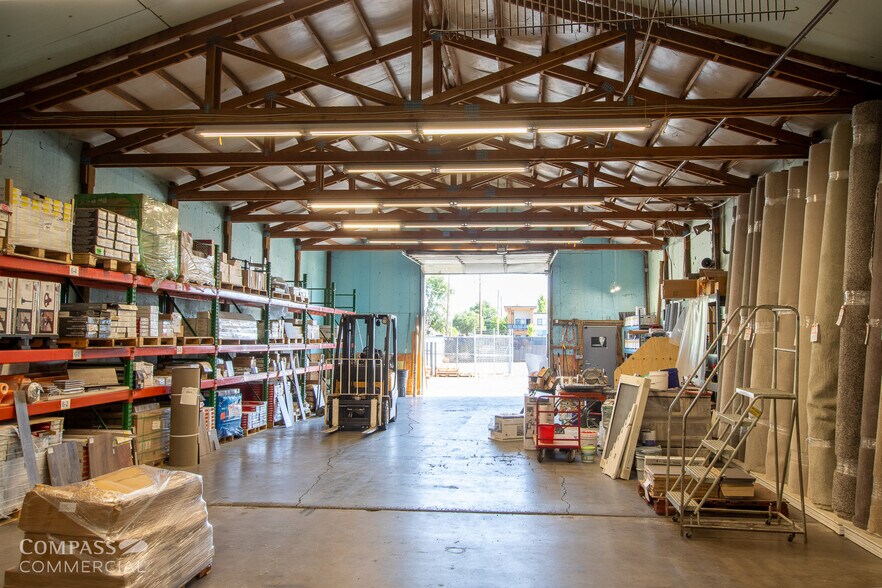 More Photos Of 798 NW 5th St, Redmond Storefront For Lease