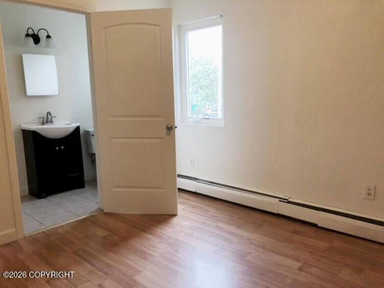 More Photos Of 513 E 15th Ter, Anchorage Apartments For Sale