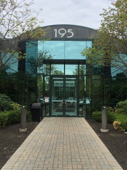 More Photos Of 195 Route 9 S, Manalapan Township Office For Lease