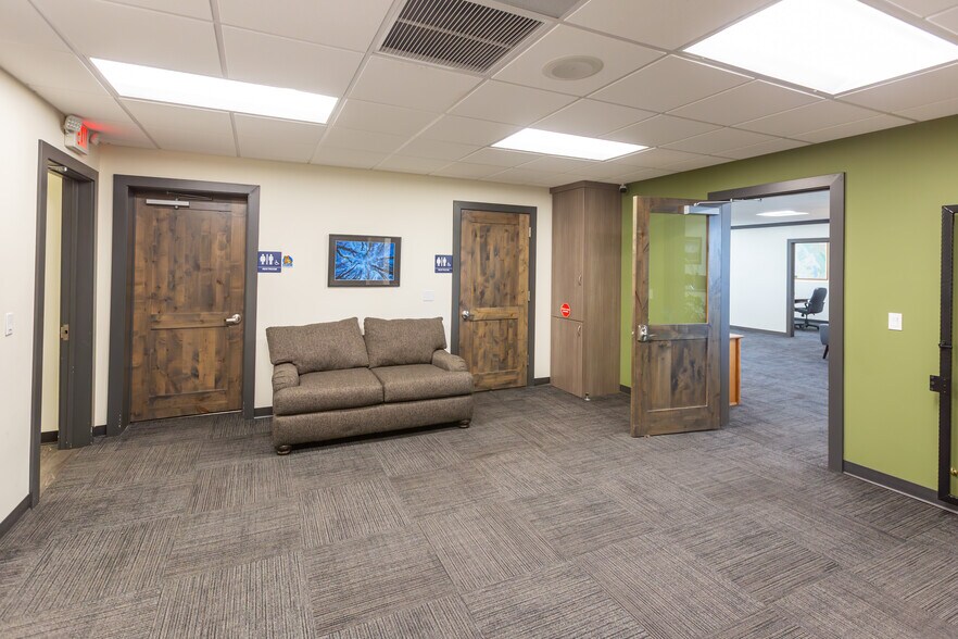 More Photos Of 200 W Railroad Ave, Plains Medical For Sale