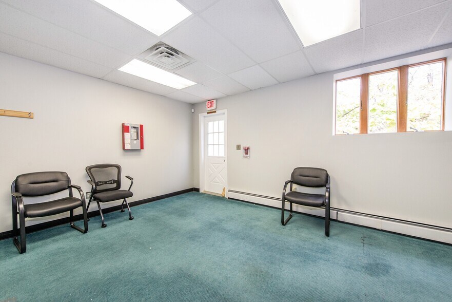 More Photos Of 13 Stillwater Rd, Blairstown Office For Lease