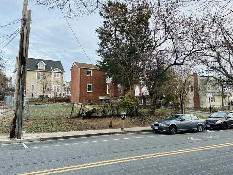 More Photos Of 2325 S Shirlington Rd, Arlington Storefront Retail Residential For Sale