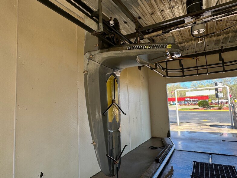 More Photos Of 7167 Houghton Lake Dr, Houghton Lake Carwash For Sale