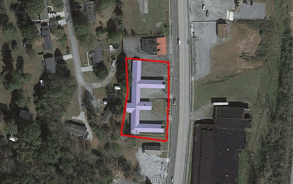 More Photos Of 356 N Tennessee Ave, Etowah Hotel For Sale