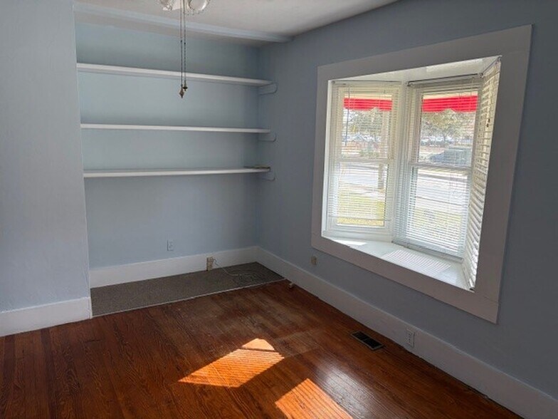 More Photos Of 1100 E Park Ave, Tallahassee Office For Sale