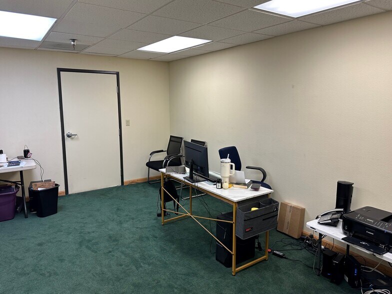 More Photos Of 11930 Goldring Rd, Arcadia Light Distribution For Sale