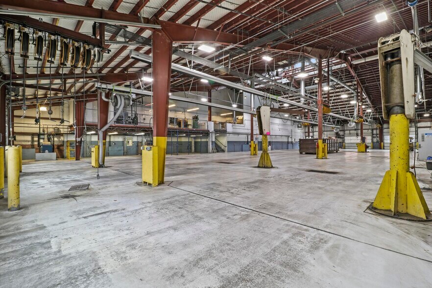 More Photos Of 315 Northampton St, Kingston Industrial For Sale