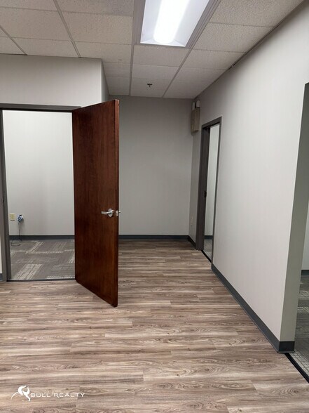 More Photos Of 1925 Vaughn Rd NW, Kennesaw Office For Lease