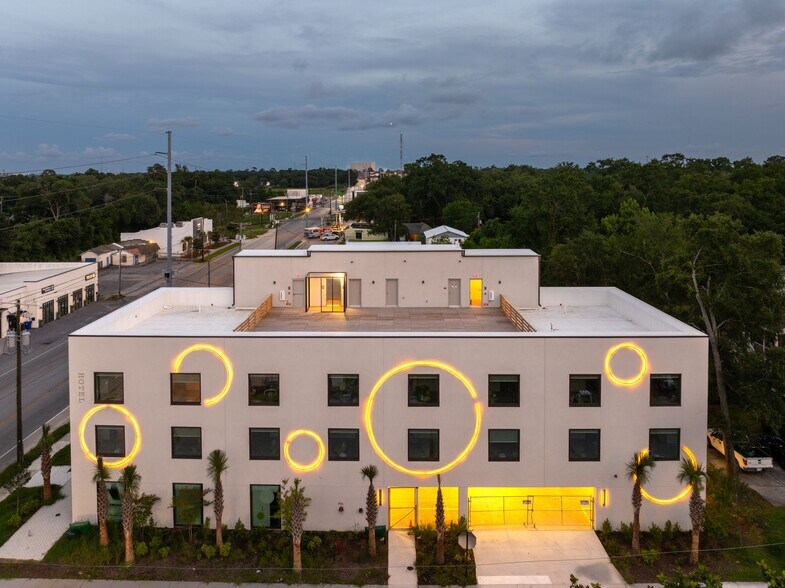 More Photos Of 4431 Spruill Ave, North Charleston Hotel For Lease