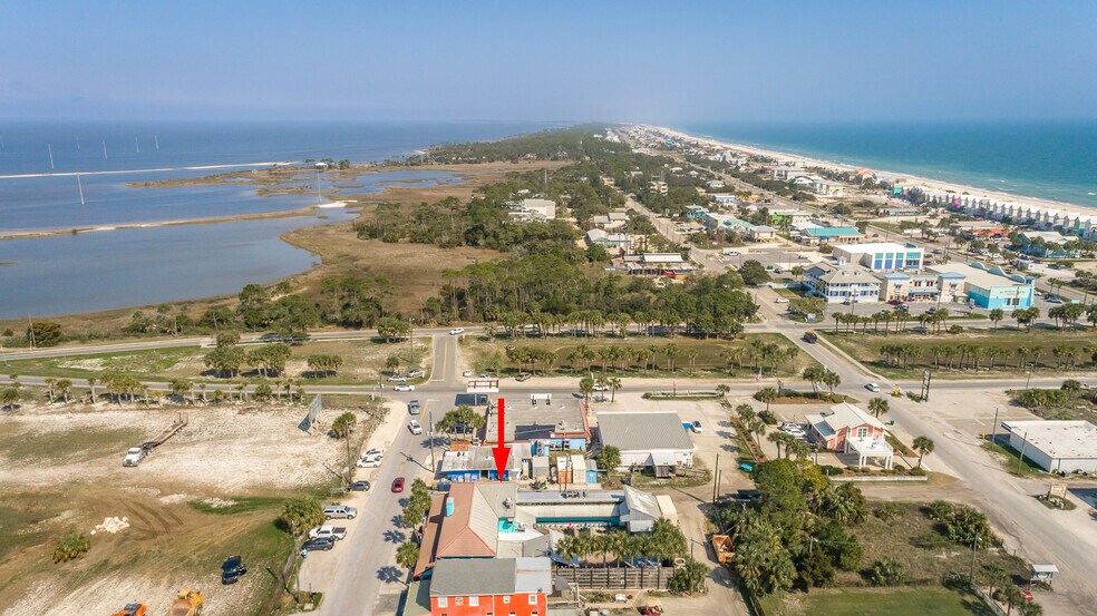 More Photos Of 28 W Bayshore Dr, Saint George Island Restaurant For Sale