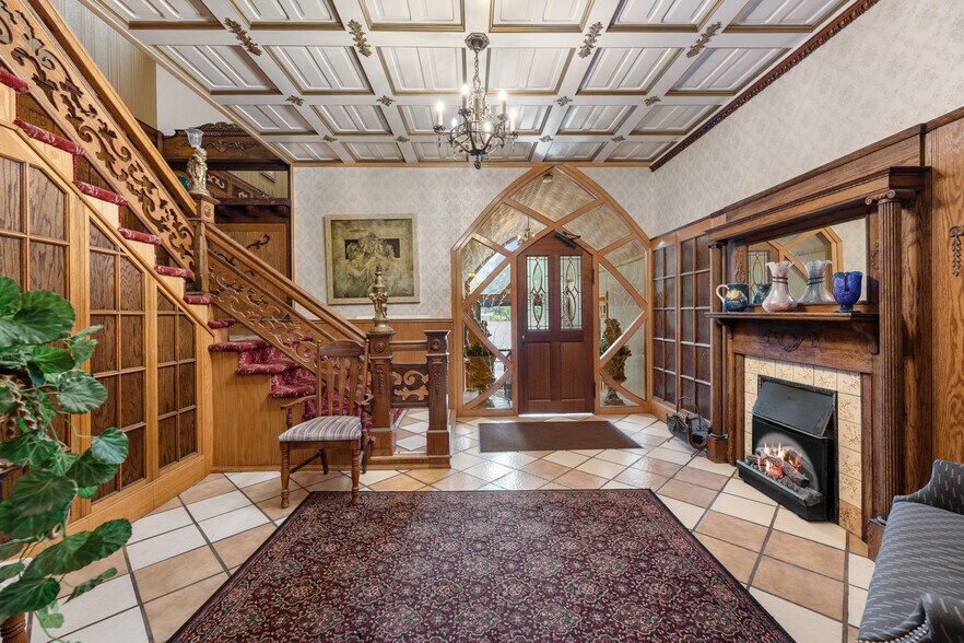 More Photos Of 84 Park Ave, Flemington Office For Lease