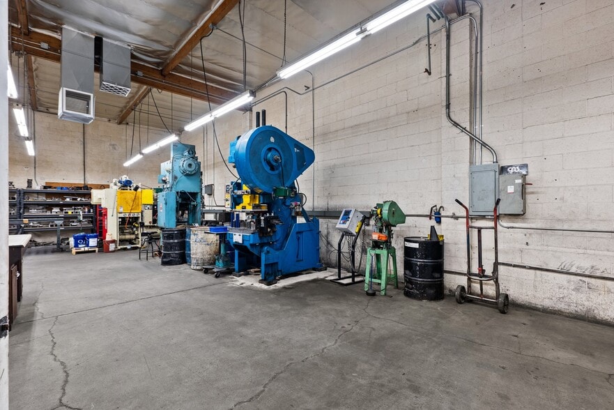 More Photos Of 12455 Branford St, Pacoima Warehouse For Sale