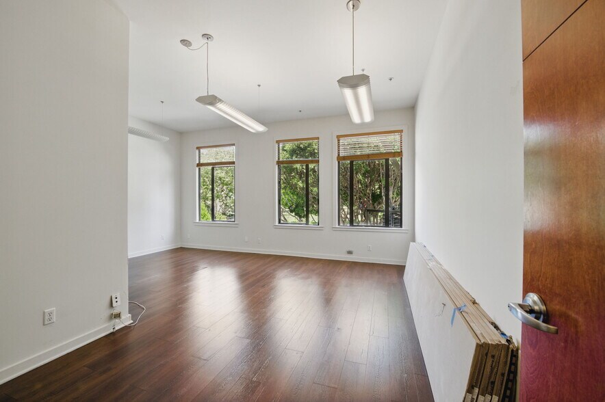 More Photos Of 1717-1719 Powell St, San Francisco Office For Sale
