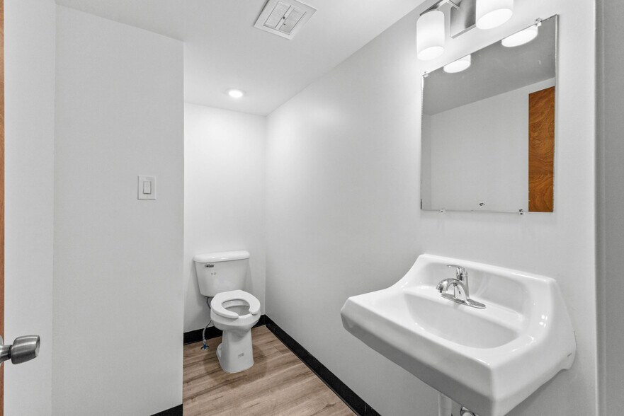 More Photos Of 2532 Spring Arbor Rd, Jackson Medical For Sale