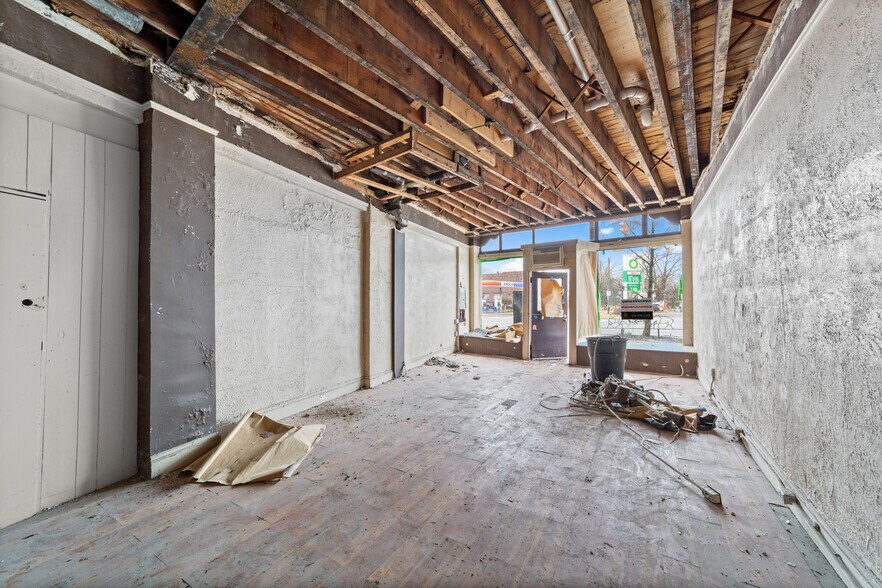 More Photos Of 2800-2806 Mayfield Rd, Cleveland Heights Storefront Retail Office For Sale