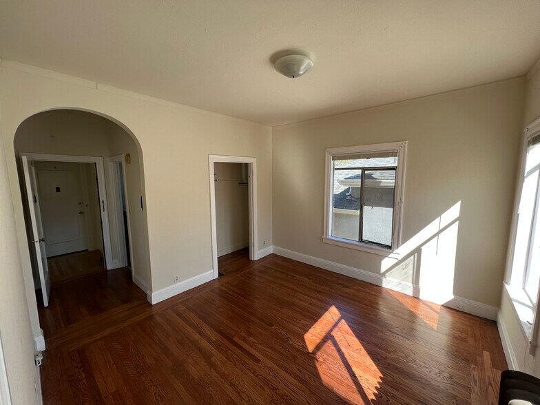 More Photos Of 6008 College Ave, Oakland Storefront Retail Residential For Sale