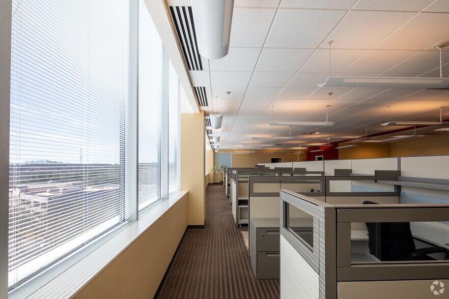 More Photos Of 3330 Preston Ridge Rd, Alpharetta Medical For Lease