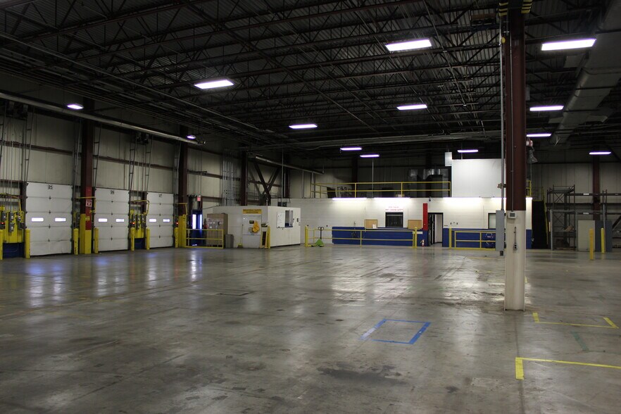 More Photos Of 208 Copper Top Ln NE, Cleveland Warehouse For Lease