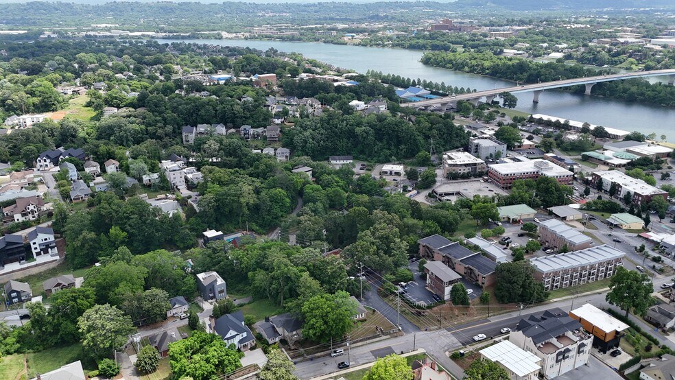 More Photos Of 300 Forest Ave, Chattanooga Office For Sale