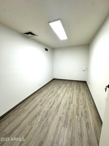 More Photos Of 600 E University Dr, Mesa Medical For Lease