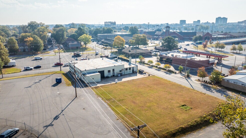 More Photos Of 601 W 4th St, North Little Rock Light Manufacturing For Lease
