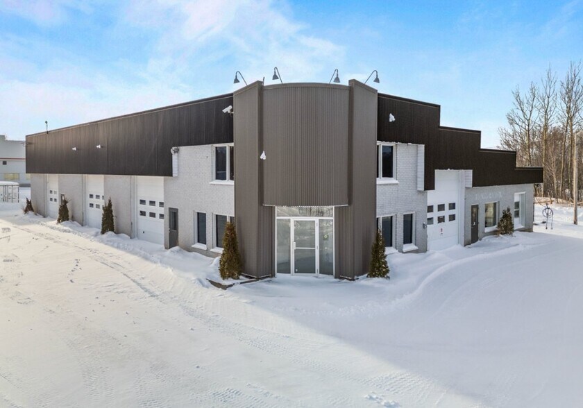 Primary Photo Of 180 Rue De L'anse S, Beaumont Light Distribution For Sale