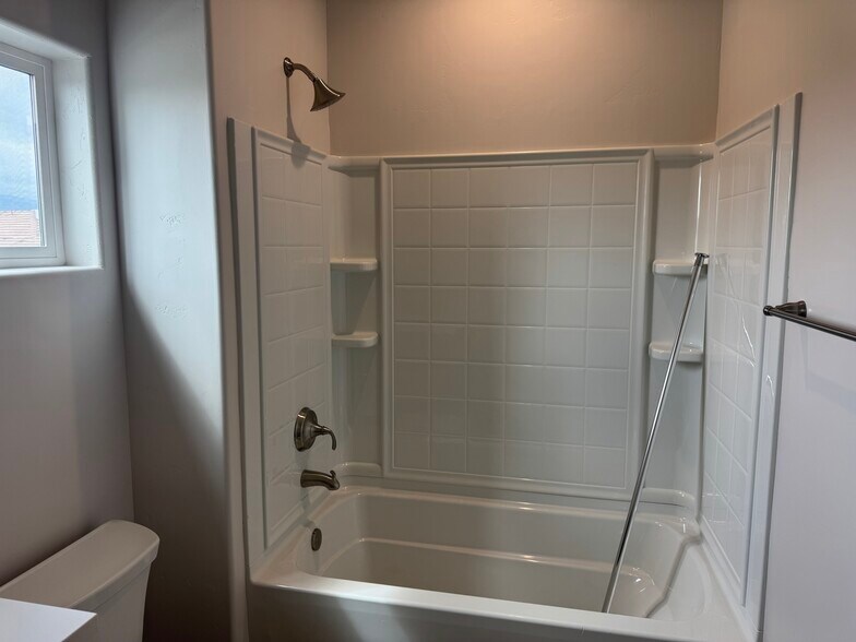 More Photos Of 116 Bundeson Dr, Hollister Apartments For Sale