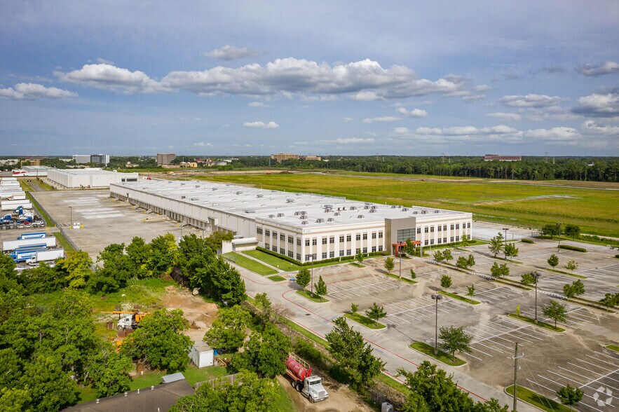 Primary Photo Of 15600 Morales Rd, Houston Distribution For Lease
