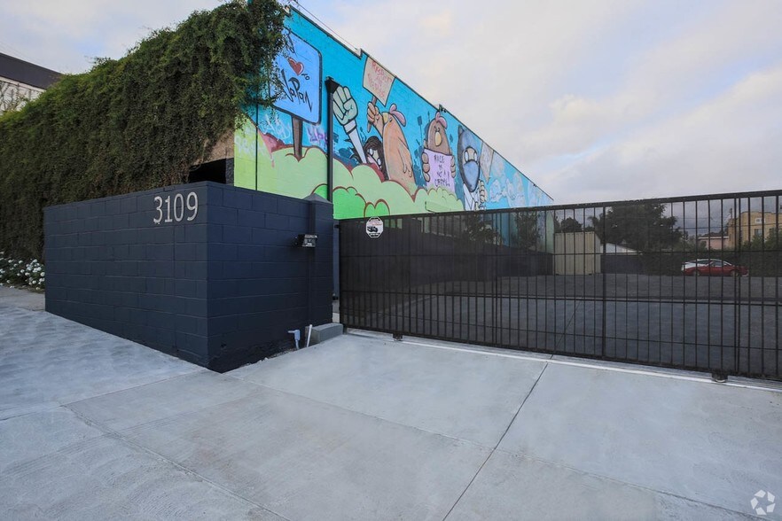 Primary Photo Of 3109-3117 W Temple St, Los Angeles Loft Creative Space For Lease