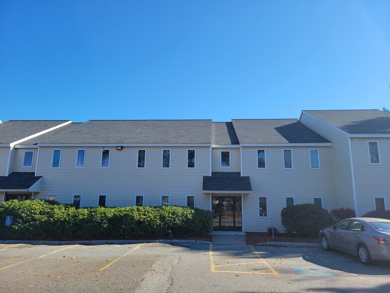 Primary Photo Of 2 Courthouse Ln, Chelmsford Office For Lease