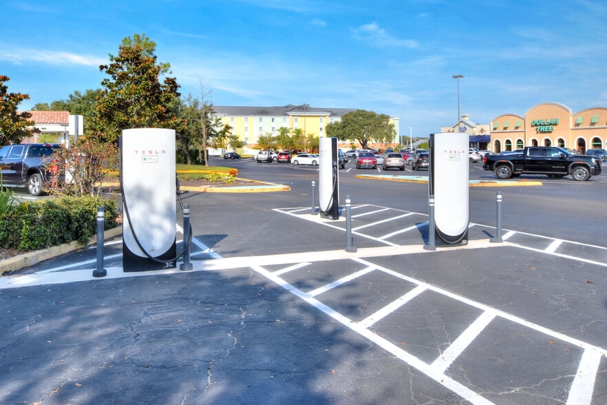 More Photos Of 1202 N Broadway Ave, Bartow Restaurant For Sale