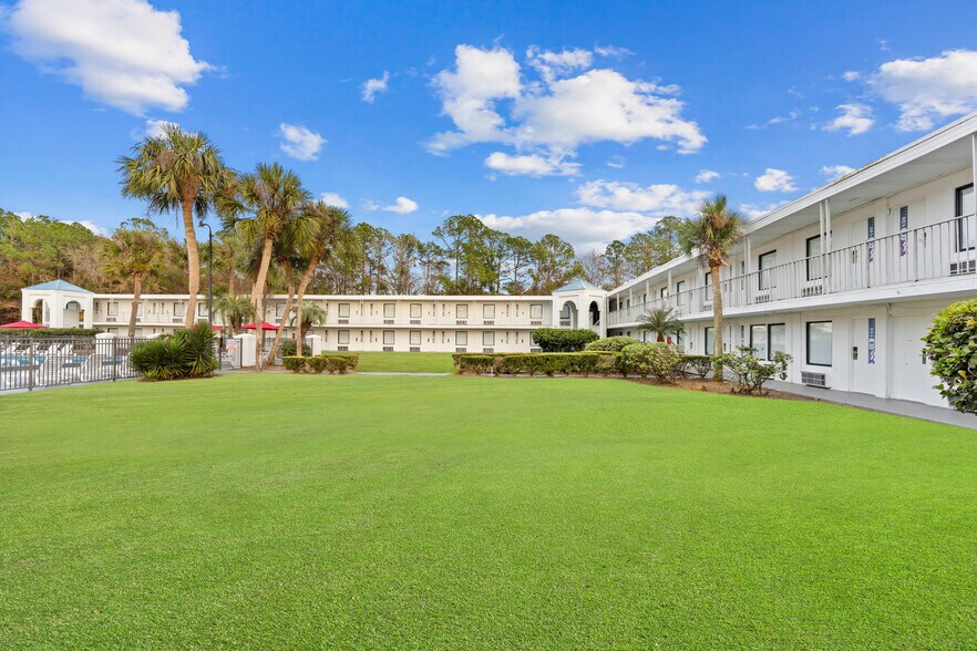 More Photos Of 1153 Airport Rd, Jacksonville Hotel For Sale