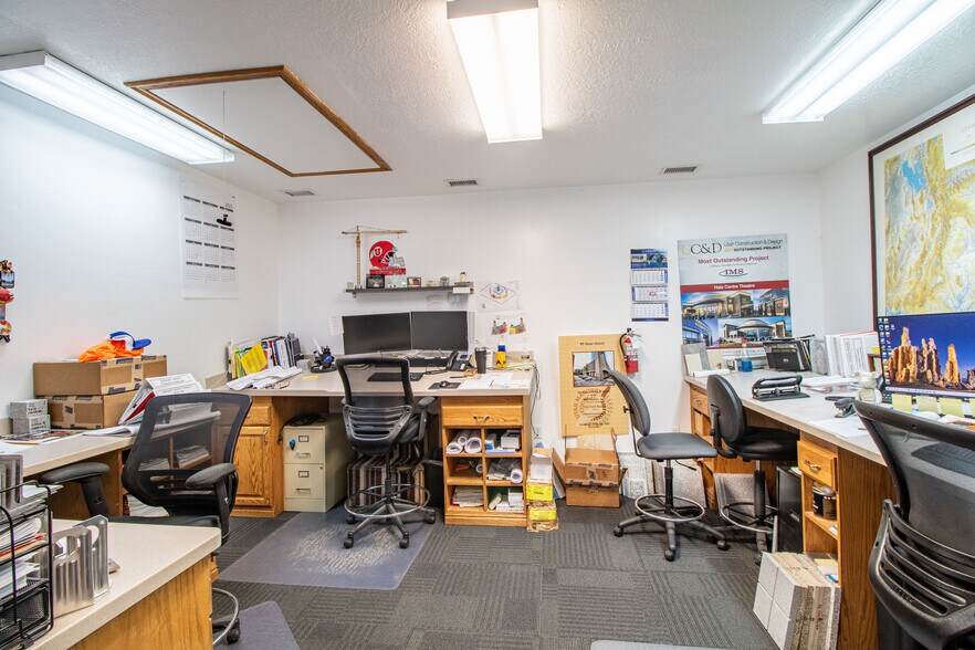 More Photos Of 335 S 1250 W, Lindon Self Storage For Lease