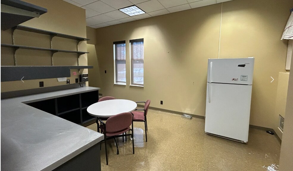 More Photos Of 5572 Russellville Rd, Bowling Green Office For Sale