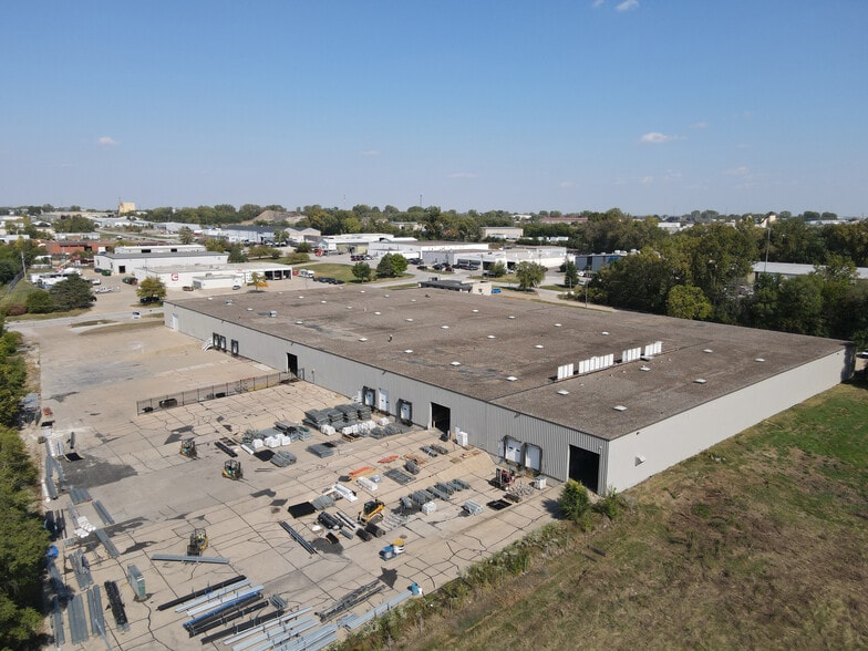 More Photos Of 1675 NE 51st Ave, Des Moines Warehouse For Lease