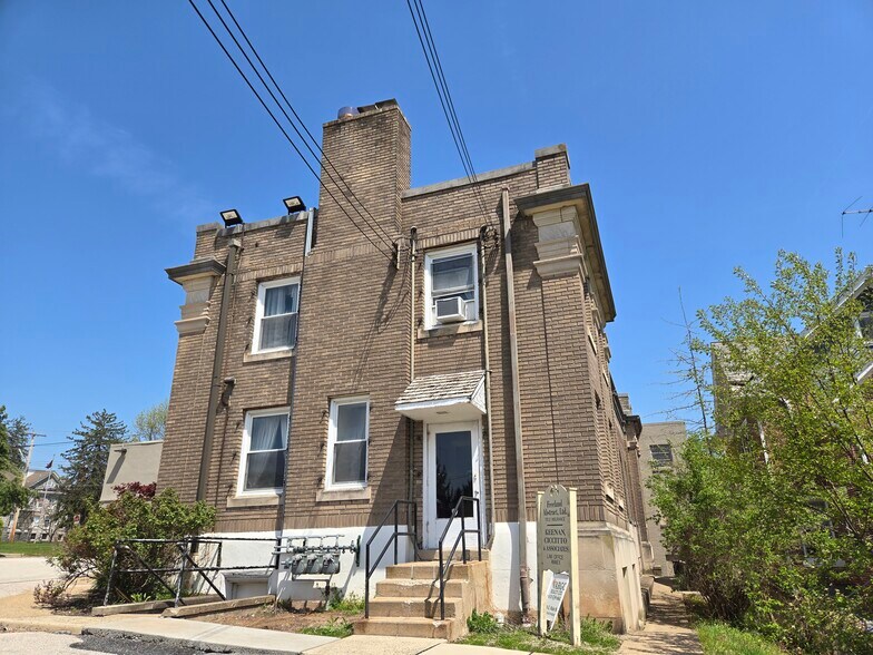 More Photos Of 362-372 E Main St, Collegeville Storefront For Lease