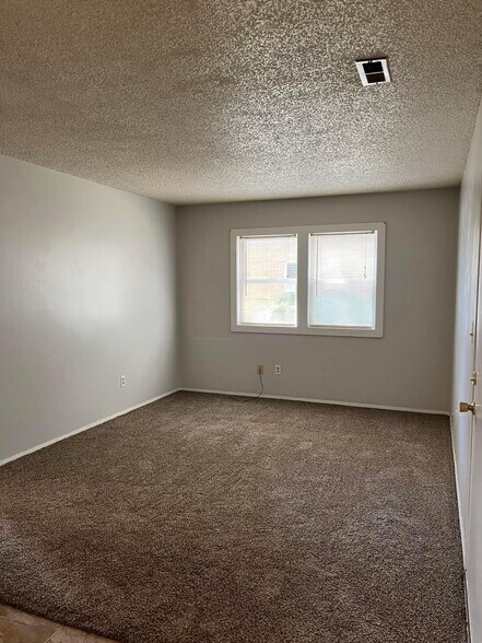 More Photos Of 1220 E Broadway St, Newton Apartments For Sale