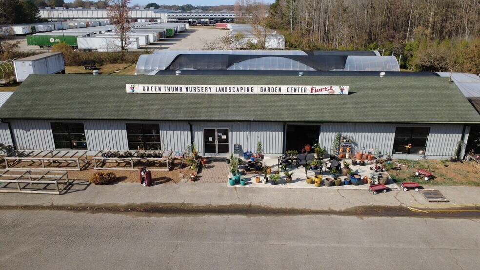 Primary Photo Of 826 Broad N st, Lexington Storefront For Sale