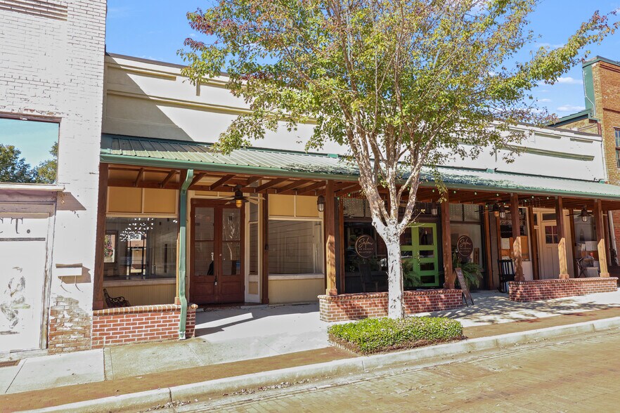 More Photos Of 124 Trinity St, Abbeville Storefront For Sale