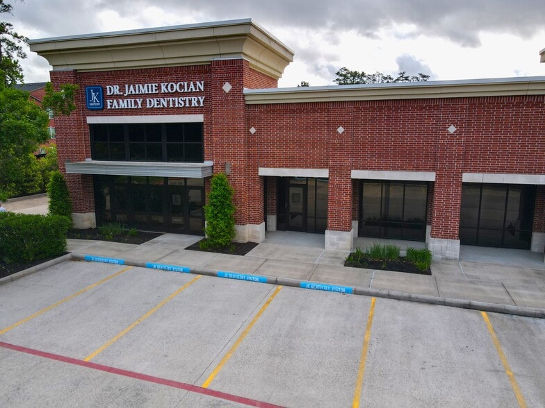 More Photos Of 2520 Research Forest Dr, The Woodlands General Retail For Lease
