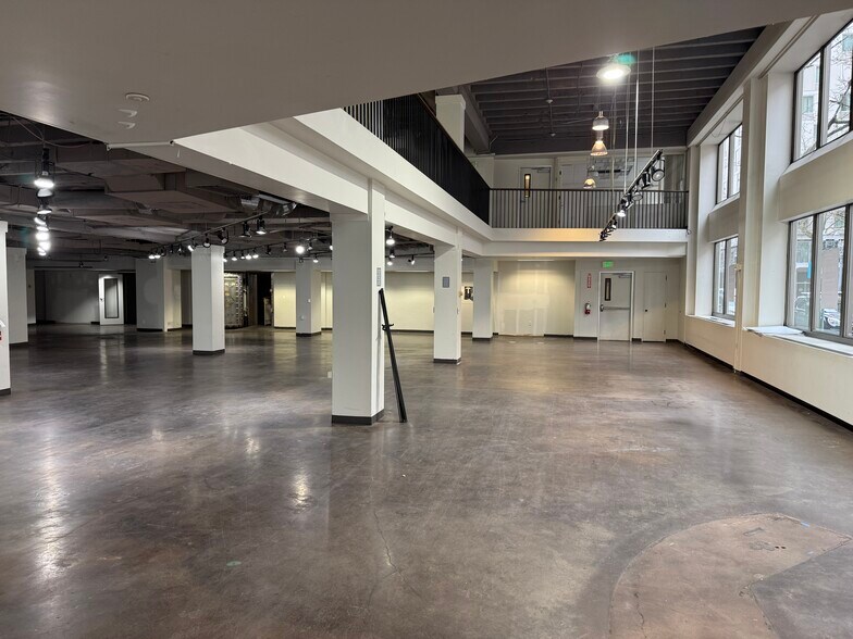 More Photos Of 234 SW Broadway, Portland Office For Lease