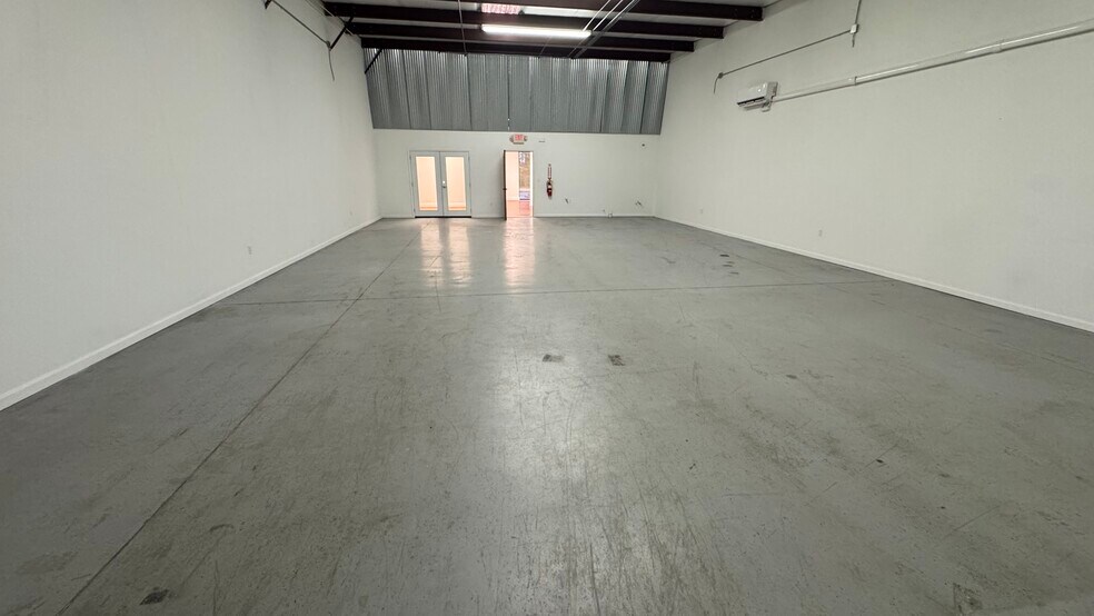 More Photos Of 6065 Parkway North Dr, Cumming Distribution For Sale