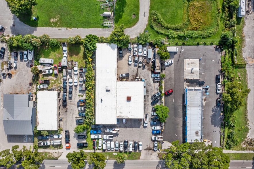 More Photos Of 3045 Fowler St, Fort Myers Auto Repair For Sale