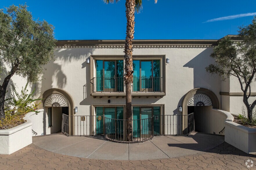 More Photos Of 11000 N Scottsdale Rd, Scottsdale Medical For Lease