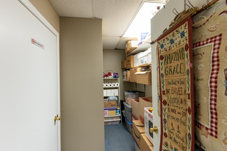 More Photos Of 20310 Main St E, Huntingdon Storefront For Sale